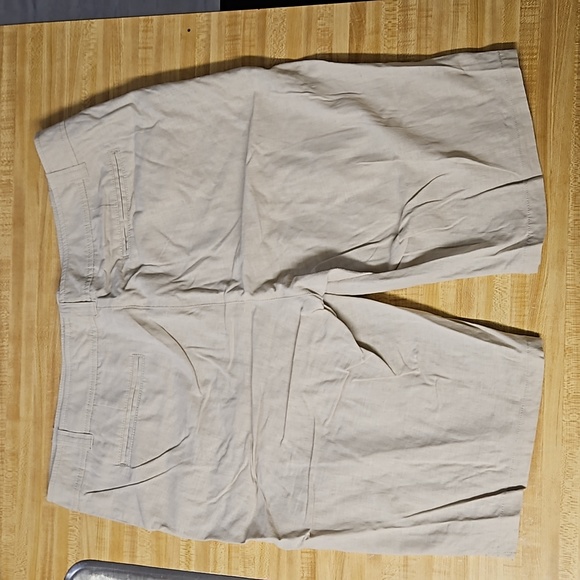 Women's Linen Capri Pants - Picture 2 of 6